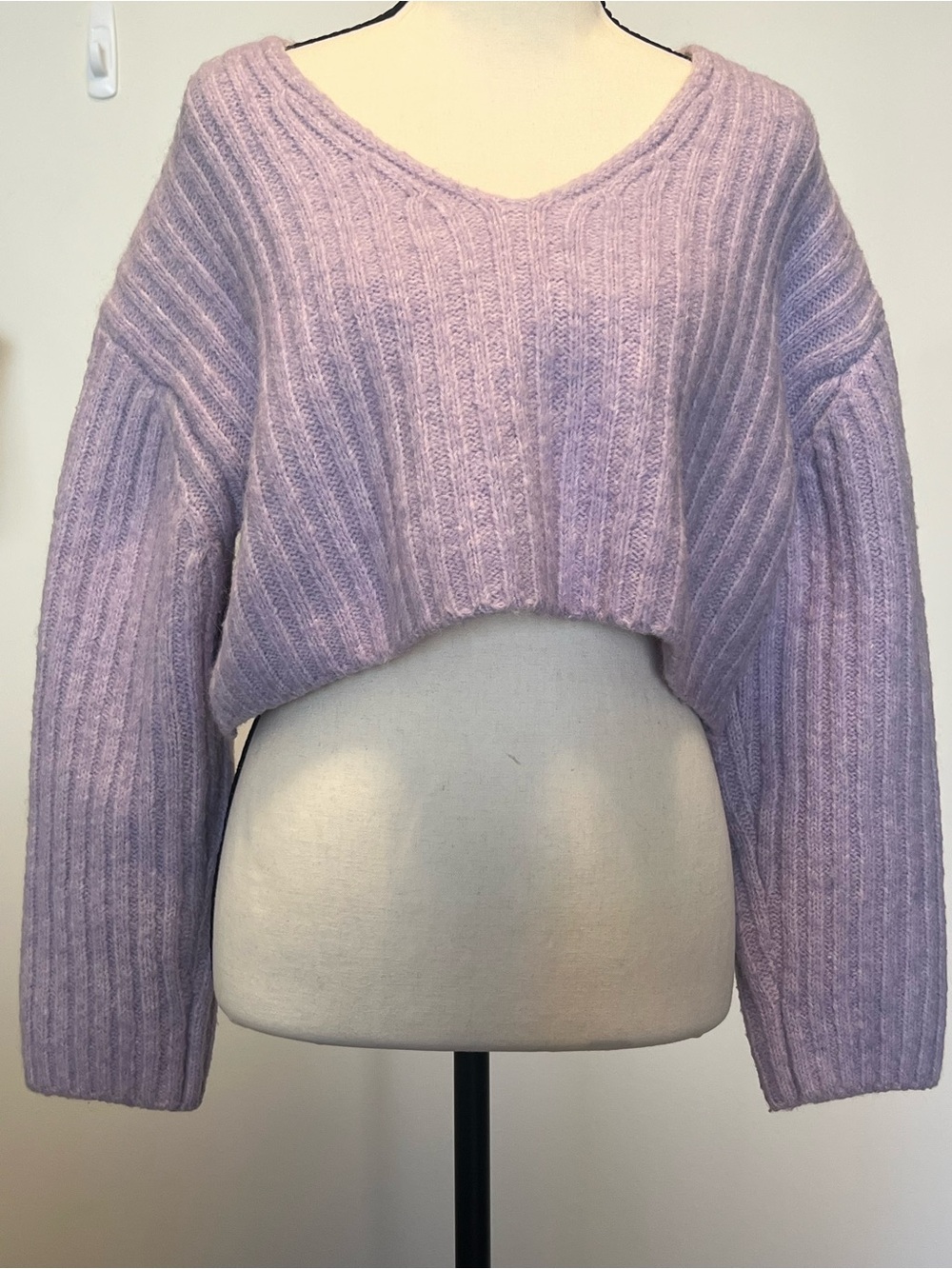 Zara Lavender Rib-Knit Cropped V-Neck Sweater